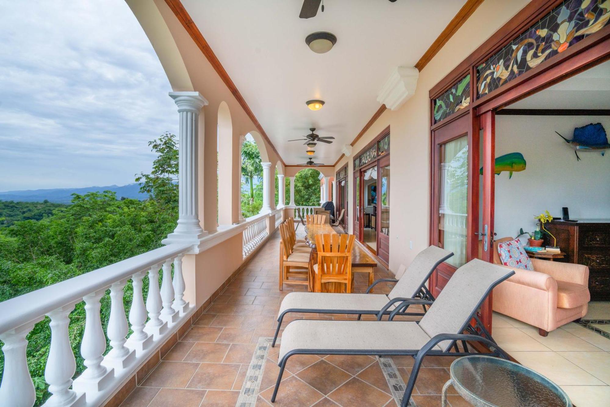 Pacifico Colonial Condominiums Manuel Antonio Luaran gambar