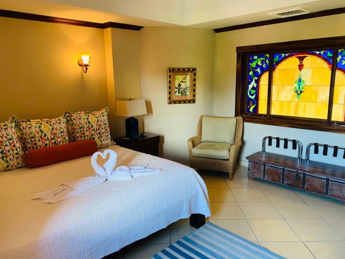 Pacifico Colonial Condominiums Manuel Antonio Luaran gambar