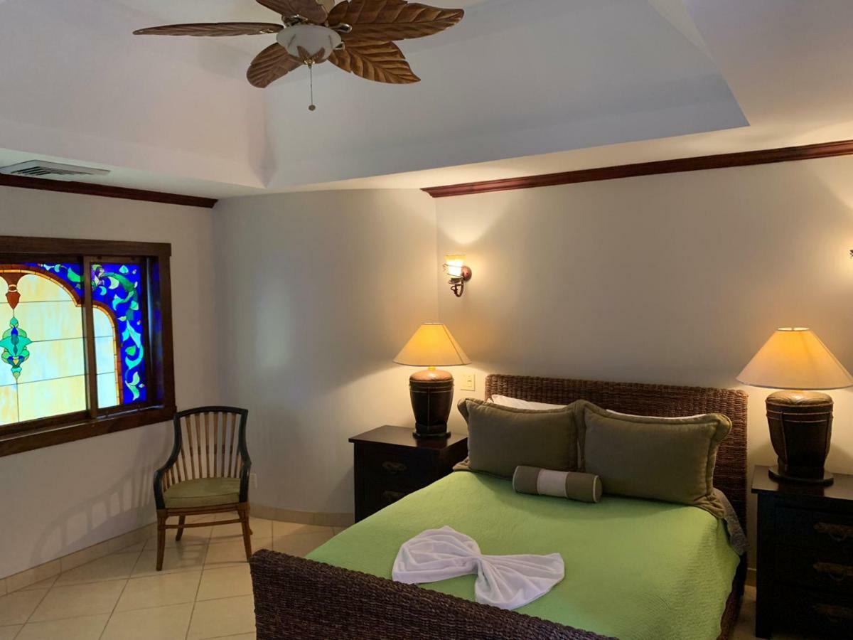 Pacifico Colonial Condominiums Manuel Antonio Luaran gambar